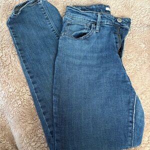 Levi's Women's Skinny Jeans in Denim Blue